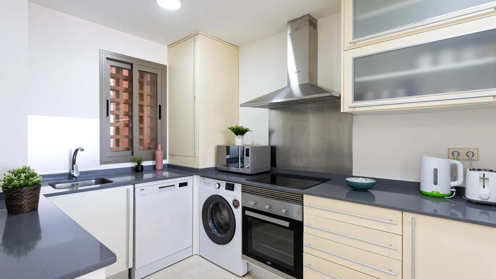 Sotoserena Sea View Apartment Estepona